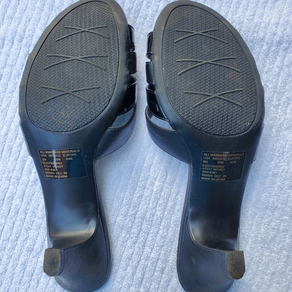 😎 Covington Open Toe Heeled Sandal - Picture 4 of 9